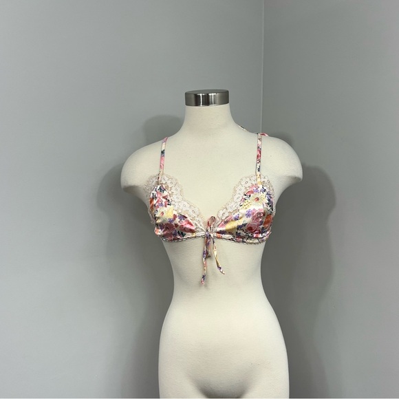 VS Cream Floral Bralette - Picture 1 of 9